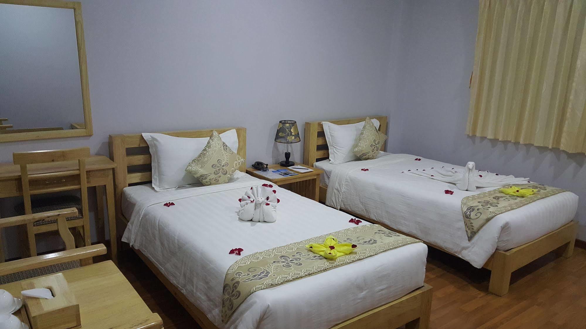 Asian Smile Hotel Янгон Екстер'єр фото